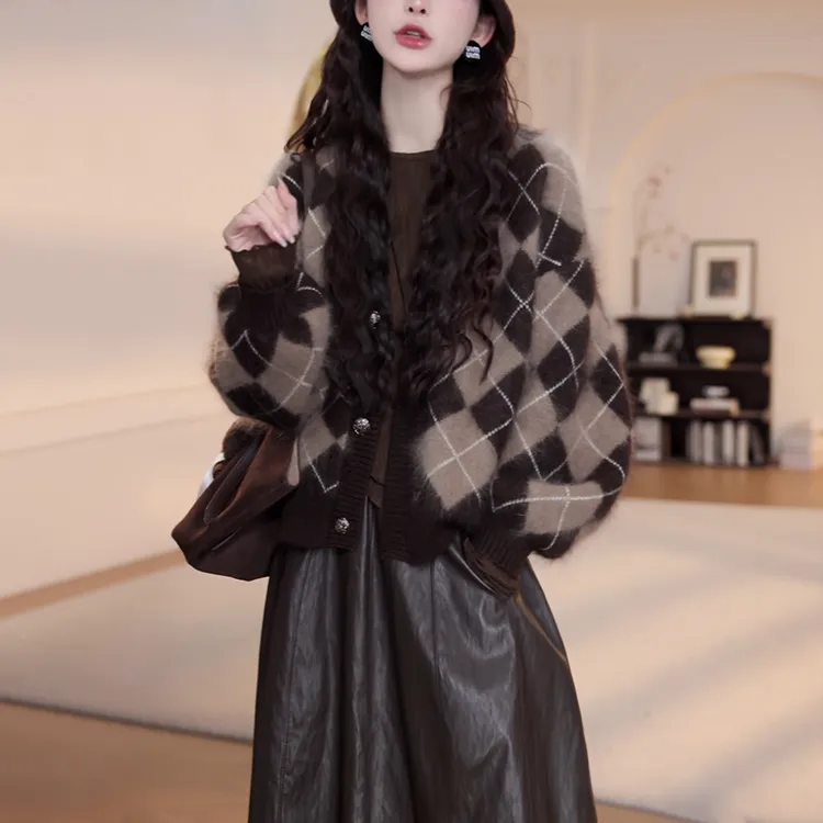 宽松慵懒风菱格毛针织衫女款爆款2025新款韩版洋气百搭毛衣开衫女