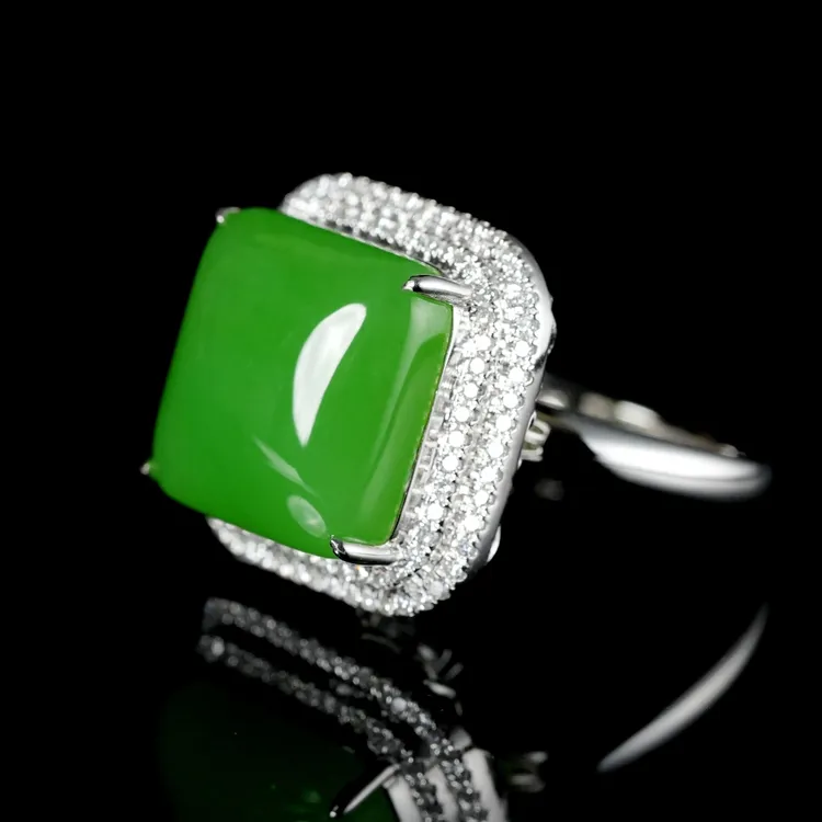 周陶陶·方念 和田玉苹果绿A5色方蛋面戒指可变吊坠设计一物双戴