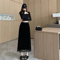 蕾丝拼接丝绒半身裙子女秋季松紧高腰显瘦显高中长款侧开叉a字裙