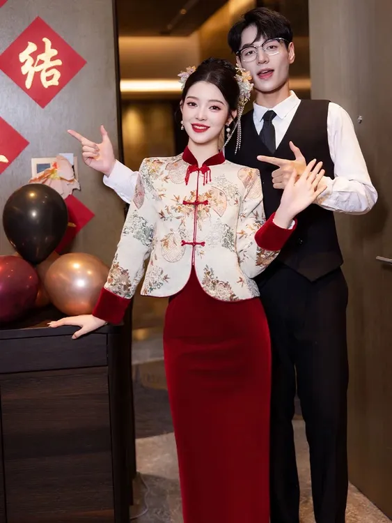 新中式国风长袖改良旗袍重工刺绣敬酒服减龄新娘订婚套装礼服裙红