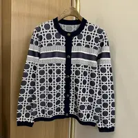 经典格纹圆领长袖提花高级感针织衫MA5SYDZ1037