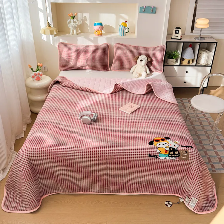 WDDS秋冬新款加厚毛巾绣牛奶绒床盖加绒防滑不跑床可机洗卡通刺绣