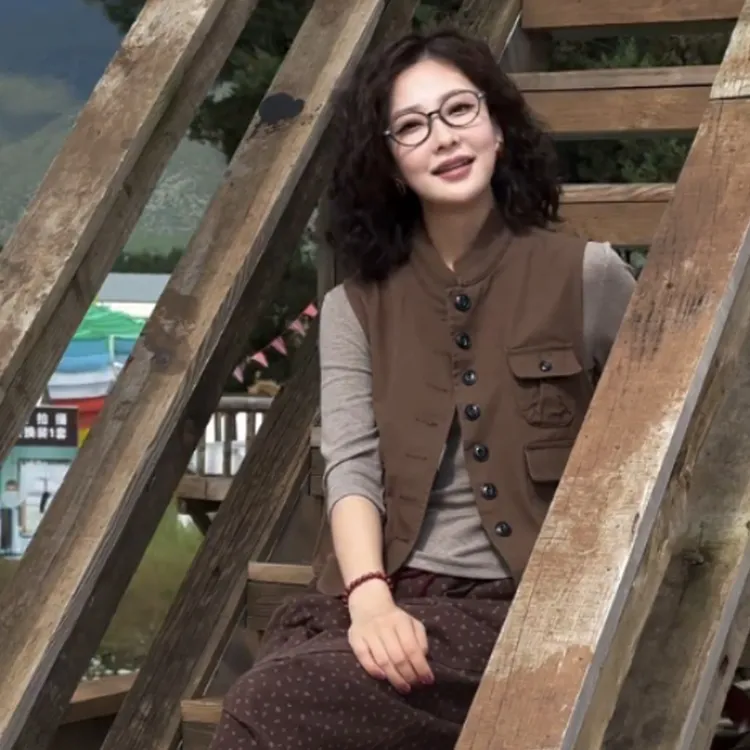 叠穿复古舒适外套别致高级感2025秋季马甲无袖上衣女休闲纯色简约