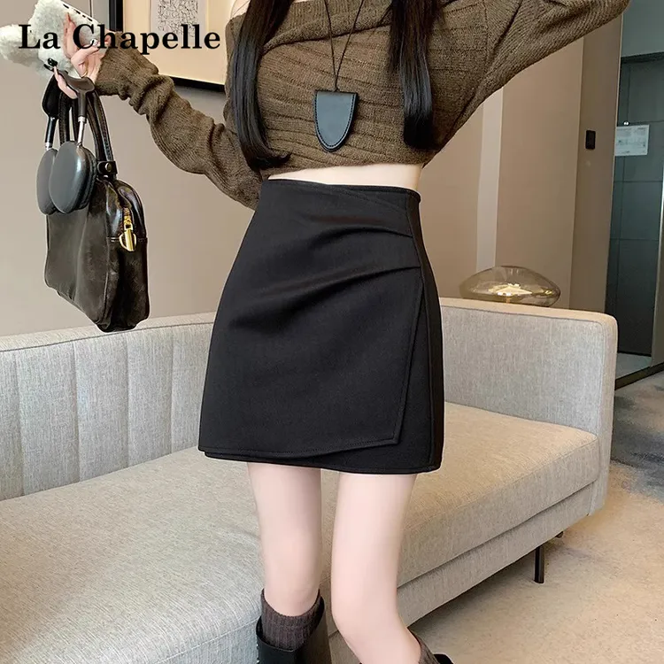 拉夏贝尔不规则高腰A字包臀裙女秋冬款防走光百搭显瘦毛呢半身裙