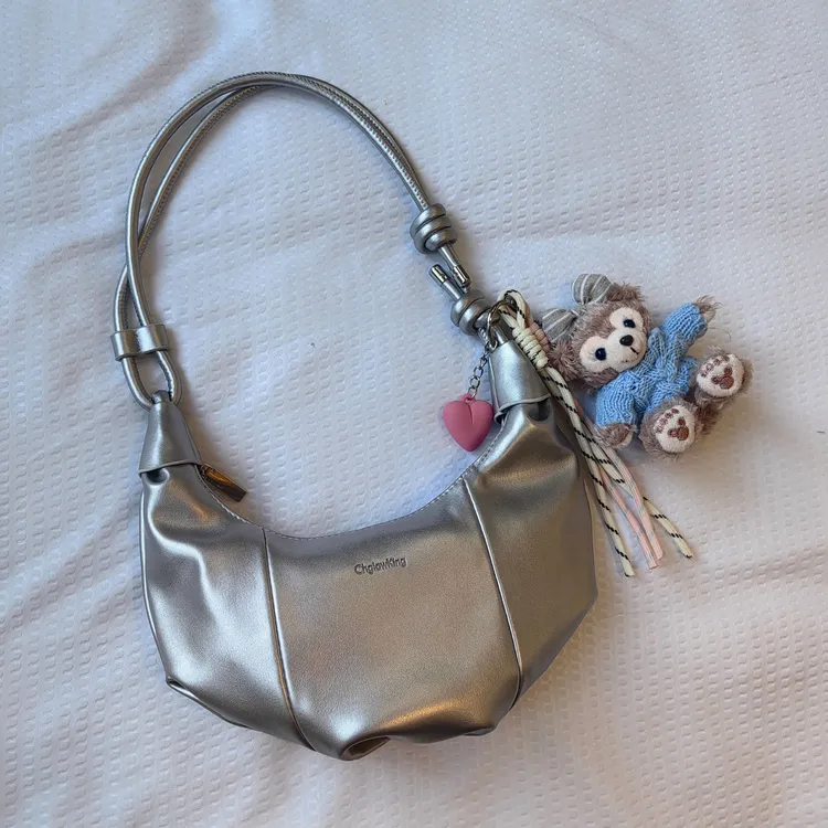 2025春夏新款精致小牛角腋下包时尚通勤百搭单肩斜挎包