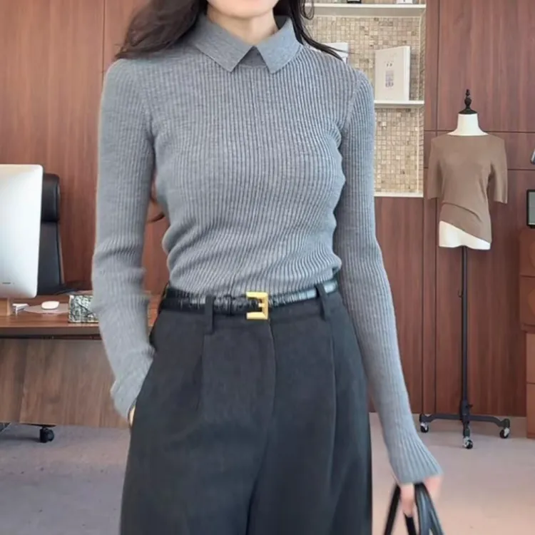 设计感翻领加厚长袖针织衫女2025冬季新款纯色休闲显瘦套头上衣