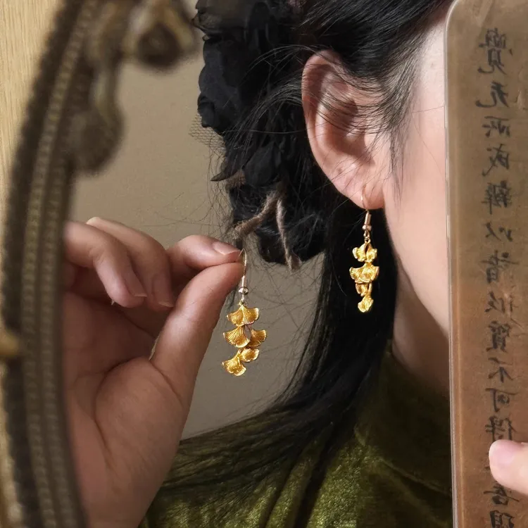 复古气质银杏叶耳环女款轻奢小众高级感百搭耳饰独特精致时尚耳钩