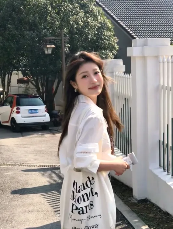 高级感法式白色衬衫女2025新款春季设计感小众气质上衣百搭牛仔裤