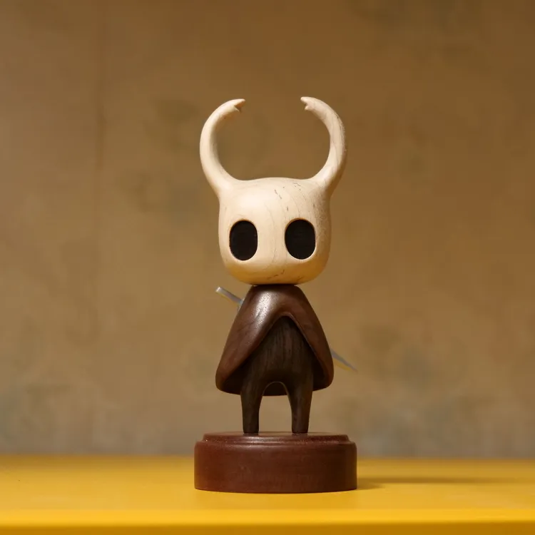 纯实木空洞骑士木雕桌面摆件潮玩手办礼物