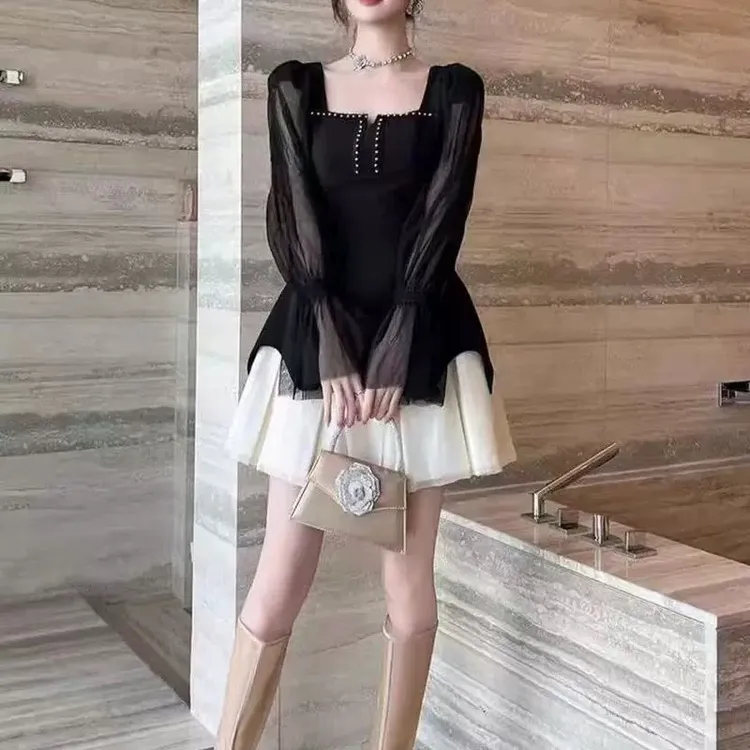 赫本风小黑裙方领泡泡袖收腰气质高级感千金风百褶a字生日小礼裙