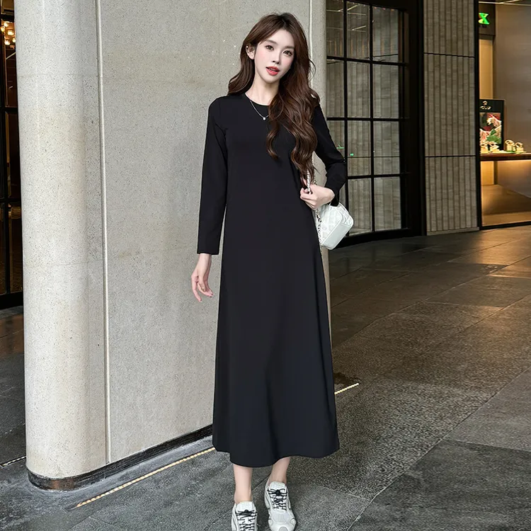 痞帅炸街风女装2025年秋冬新款韩版休闲显瘦百搭打底裙黑色连衣裙