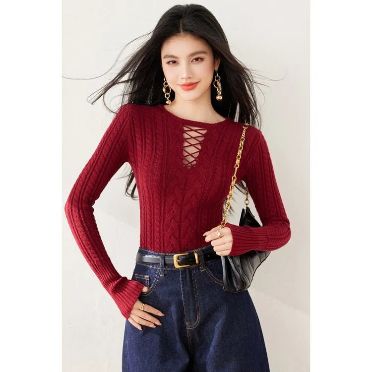 性感镂空设计感小众复古麻花毛衣女2025新春装修身显瘦针织打底