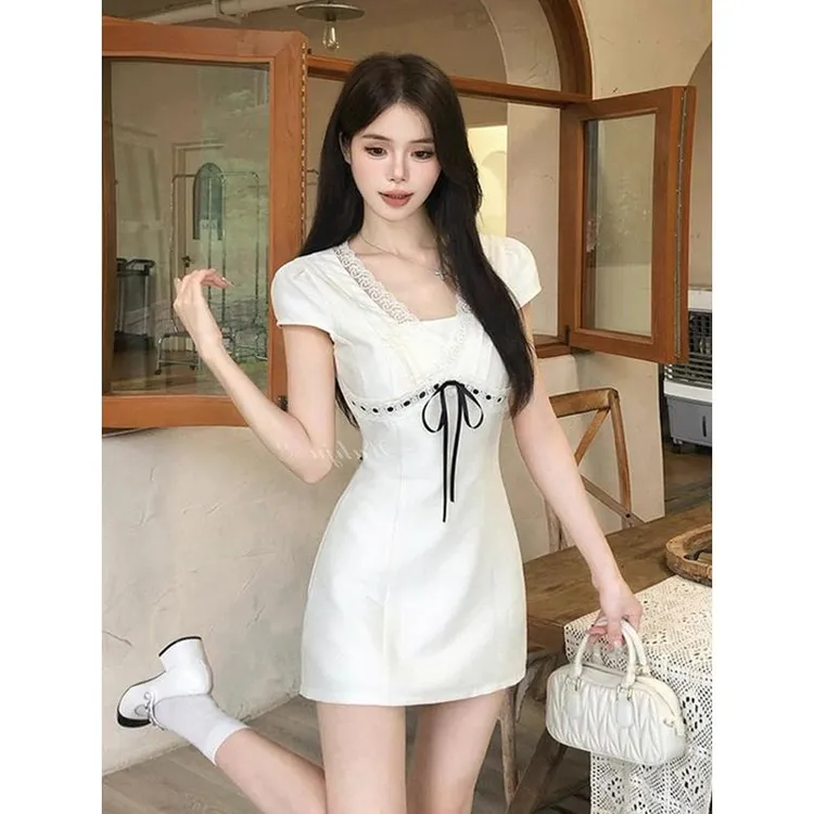 法式复古纯欲风蕾丝花边拼接连衣裙子女设计感小众蝴蝶结短裙夏季