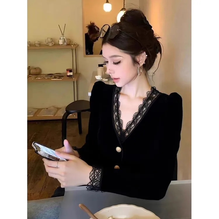 衬衫女秋冬巨好看高级感轻奢减龄洋气赫本风法式小众黑色丝绒上衣