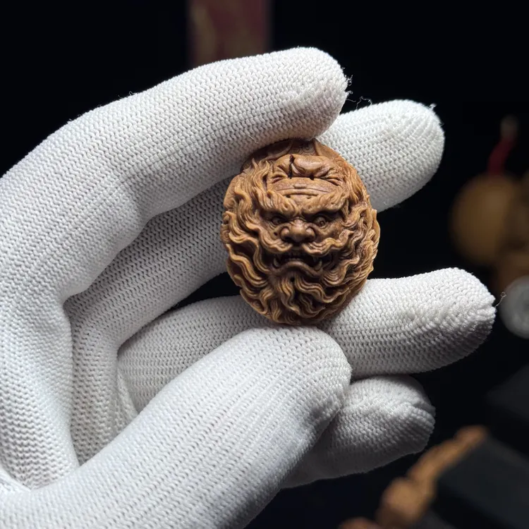 黑神话 钟馗背面雕刻老虎，桃核雕刻，纯手工制作