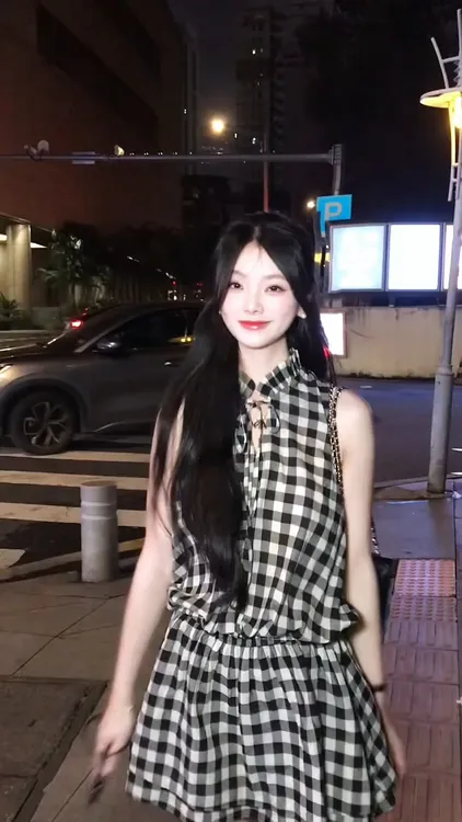 法式复古格纹无袖背心上衣女装夏季设计感修身显瘦短裙子两件套装