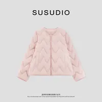 SUSUDIO 冬季波浪纹轻量白鸭绒保暖泡芙云朵感羽绒服 70271
