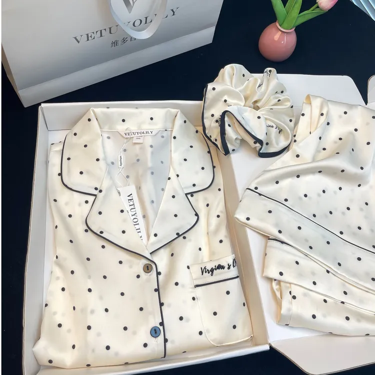 奶杏白丝滑高级感少女波点睡衣长袖套装秋冬牛奶丝女春秋季家居服