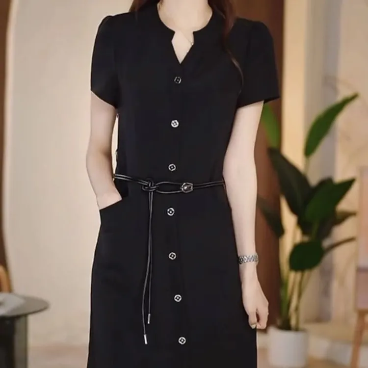 高档冰丽丝简约高级黑色礼服裙子2025夏季新款显瘦收腰排扣连衣裙