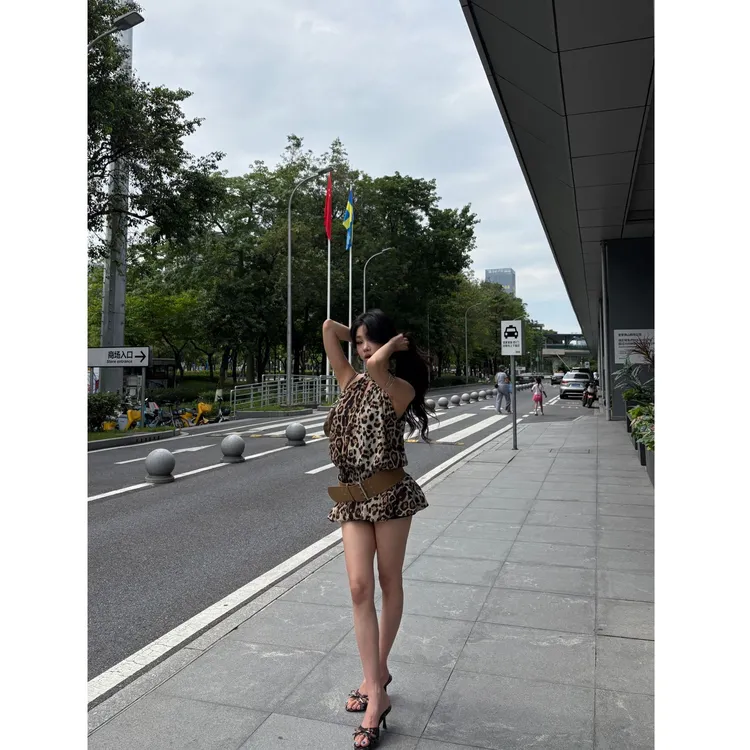 【YYUANZI】“野欲豹纹”性感辣妹挂脖显瘦花苞雪纺连衣裙569