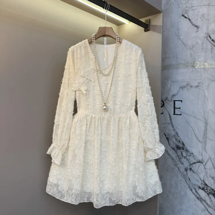 2025时尚气质国风v领大码秋冬新中式胖mm设计感显瘦连衣裙8868