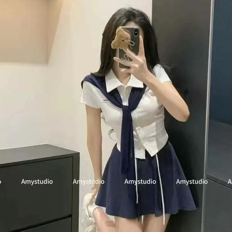 学院风气质减龄穿搭一套夏季小个子休闲运动上衣半身裙套装配披肩
