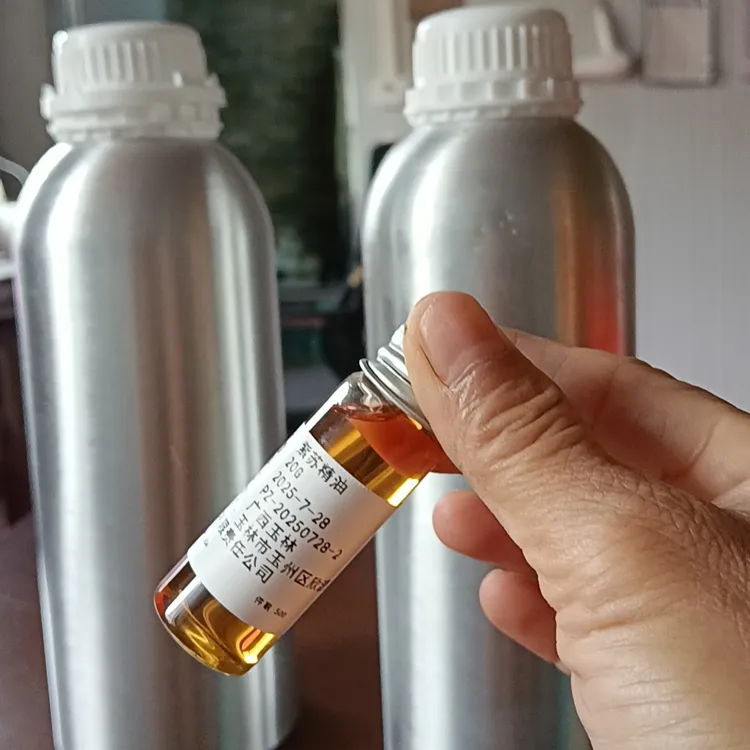 精油舒缓可用于按摩薰香~紫苏精油通过特殊工艺用紫苏纯叶提取的