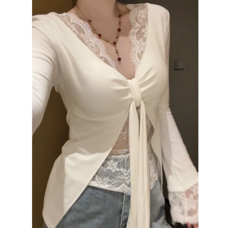 纯欲少女蕾丝拼接假两件v领长袖女秋季小众百搭设计感打底上衣
