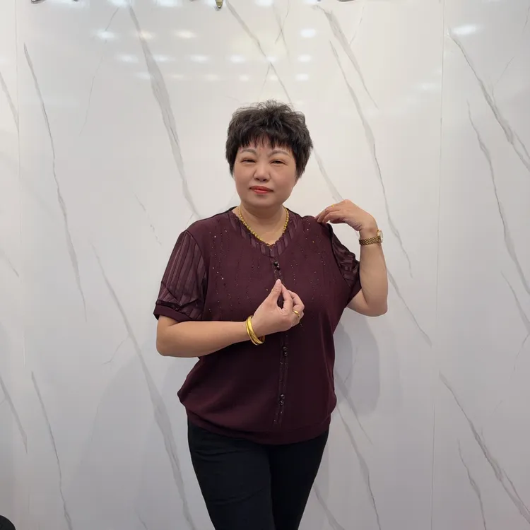 2233夏季新款时尚百搭宽松显瘦V领短袖妈妈上衣女装