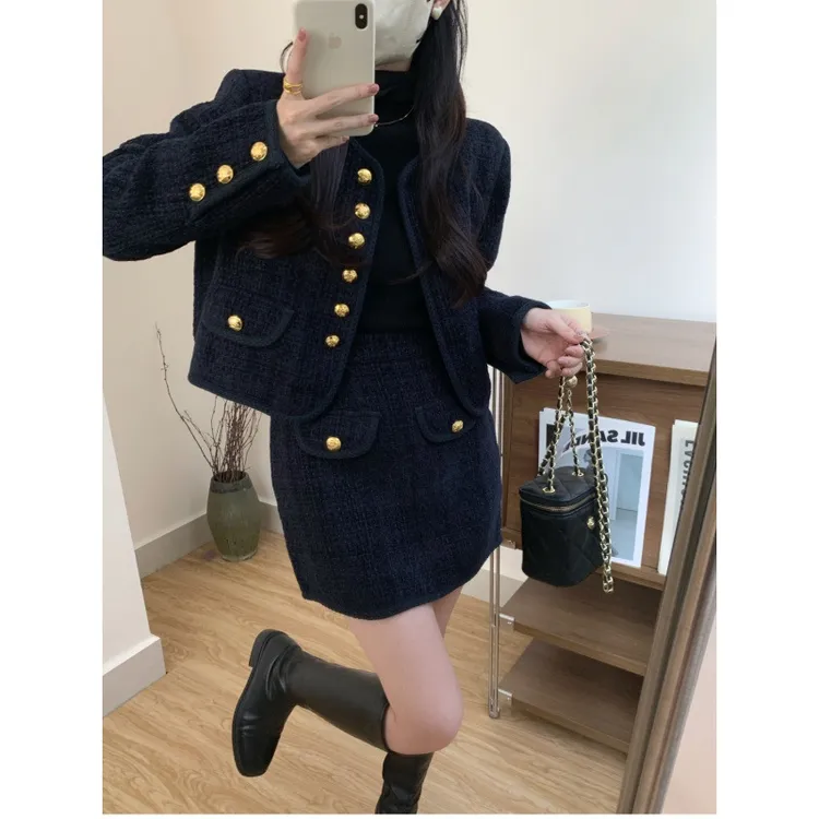 小香风套装女冬季新款高级感显瘦加棉短外套+字半身裙两件套