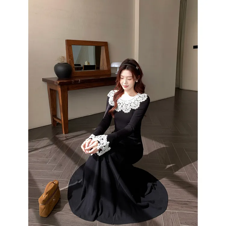 甜辣多多【巴黎之夜】秋冬磨毛长袖连衣裙女蕾丝拼接抽绳打底裙