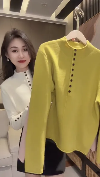 高级感小众多纽扣立领长袖针织衫女设计感洋气减龄百搭舒适上衣潮