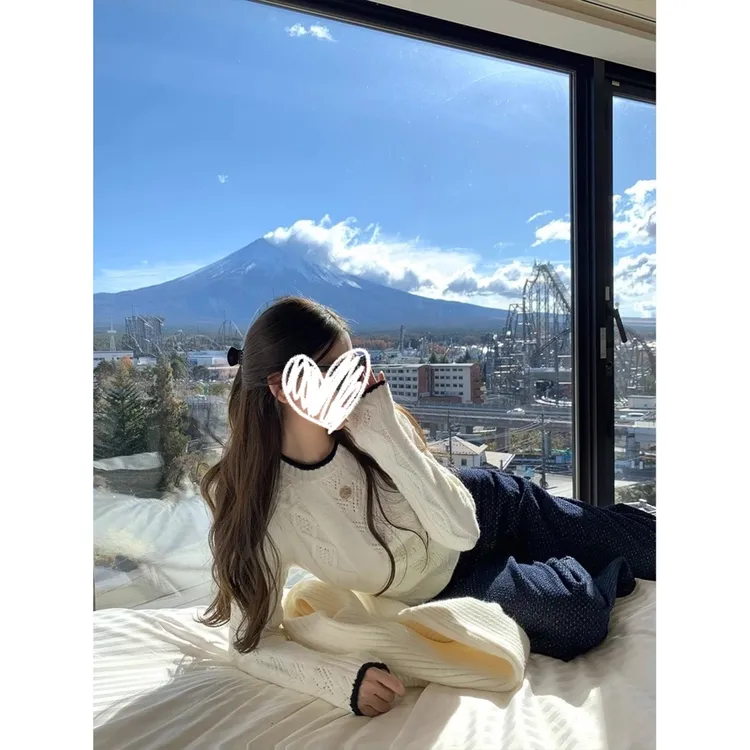 FCYSTUIDOHZJ 富士山下白色针织重工小香风套头毛衣+坑条围巾女冬