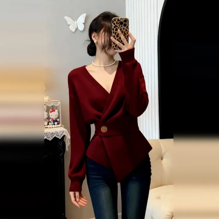 法式复古红色v领毛衣女秋冬季过年新款高级感内搭打底衫针织上衣