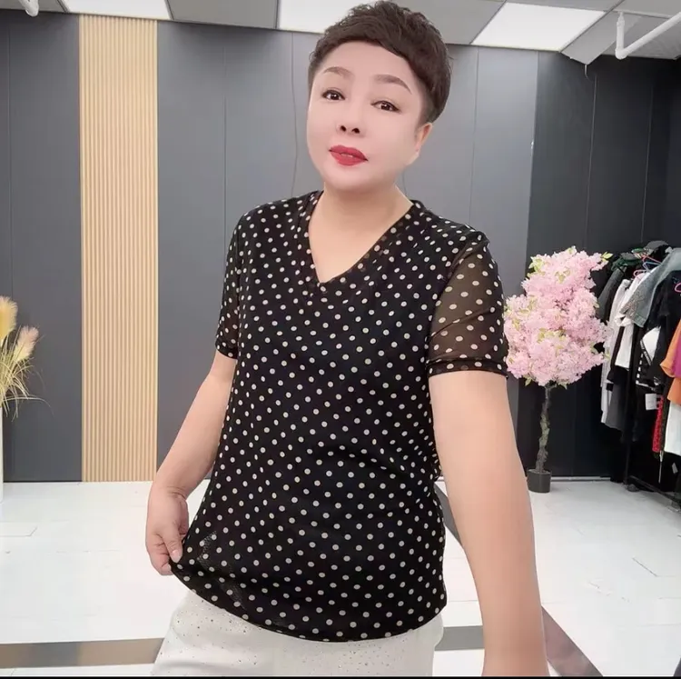 V领洋气波点半袖衫-GLY-2986