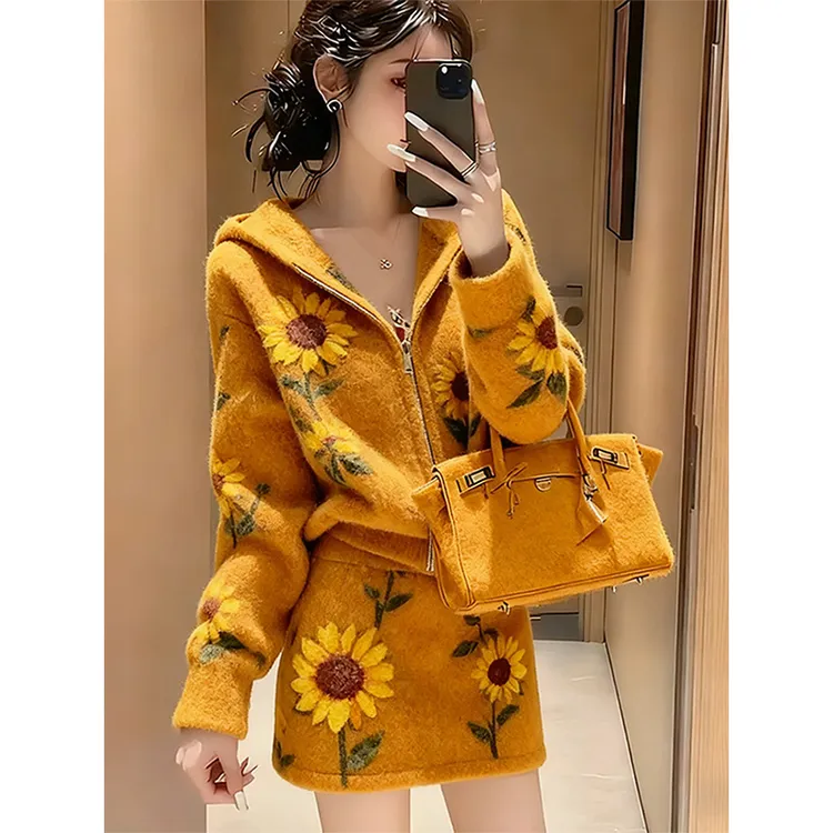 2025年新款多巴胺风向日葵针织套装秋冬黄色连帽上衣半身裙两件套