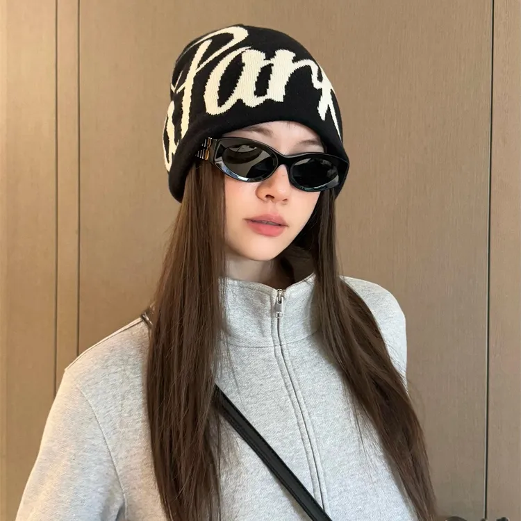 双面戴！字母显脸小针织帽女秋冬护耳保暖大头围冷帽百搭毛线帽子