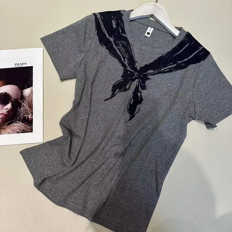 《姚家优麦汇》Y6232夏款圆领设计感时尚百搭短袖显瘦上衣款女