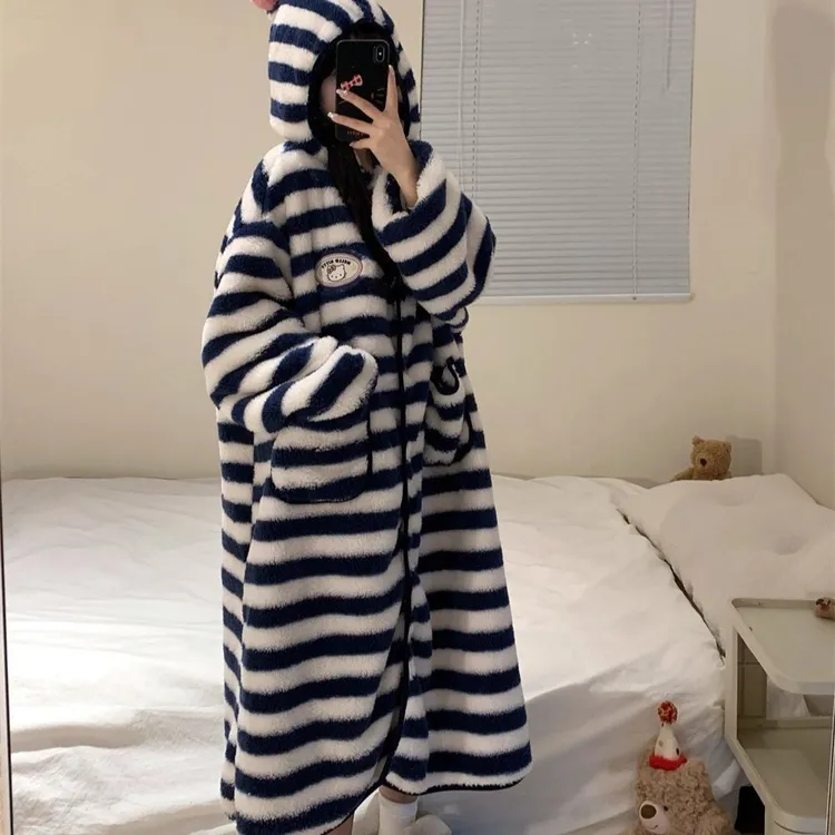 秋冬季新款条纹连帽睡衣女珊瑚绒长款睡袍保暖加厚家居服套装睡裙