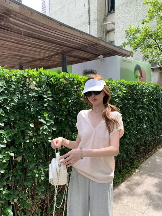 夏季新款洋气衣服女慵懒风修身显瘦短袖V领T恤韩版休闲阔腿裤套装