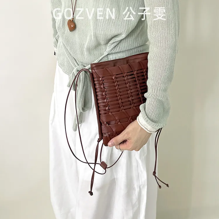【公子雯】卢浮宫行 头层羊皮小众编织手机包单肩斜挎复古小方包