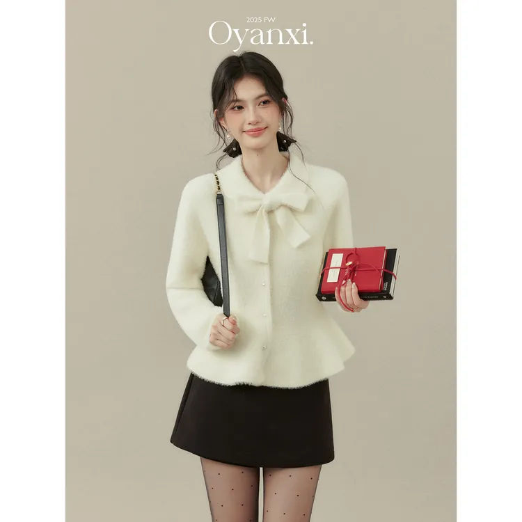 欧阳喜《月光玛德琳》蝴蝶结针织衫女冬2025新款软糯毛衣开衫上衣