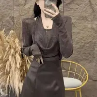 2025秋季新款时尚挂脖网纱设计感长袖t恤女打底衫修身上衣小众