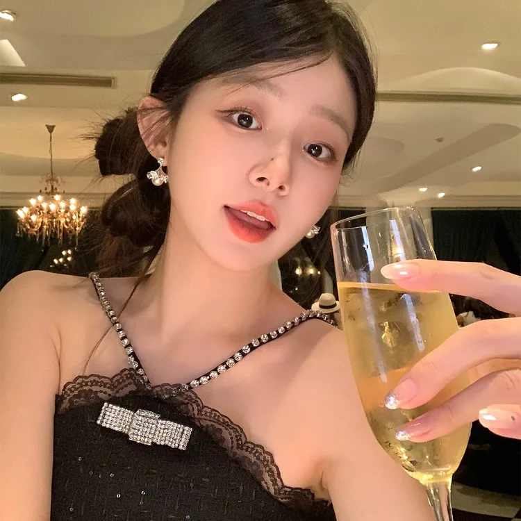 铜合金仿珍珠耳饰 法式银杏叶珍珠耳钉女轻奢高级感气质设计耳饰