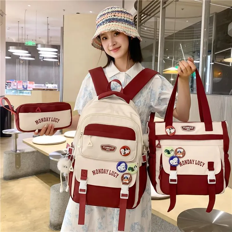 书包女初中生女生高颜值百搭大容量时尚双肩包小学生减负护脊背包