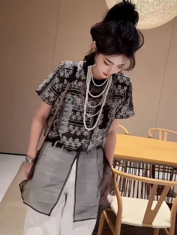 680欧洲站2025夏季新款设计感小众拼接网纱百搭圆领宽松中长款