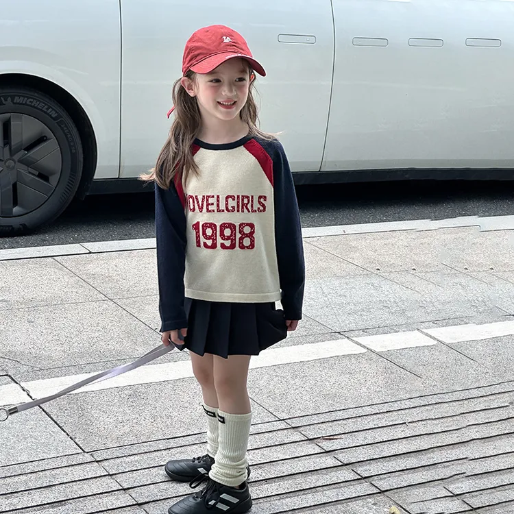 2025秋季童装中大小女童宝宝休闲美式字母插肩毛衣儿童上衣潮
