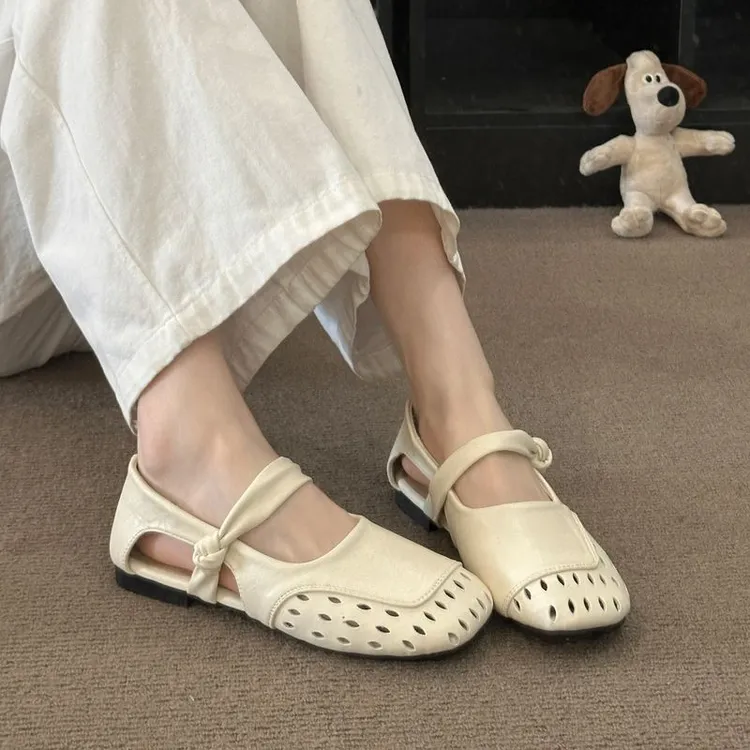 2025新款法式绝美平底凉鞋女夏外穿配裙子镂空妈妈凉单鞋女款夏季