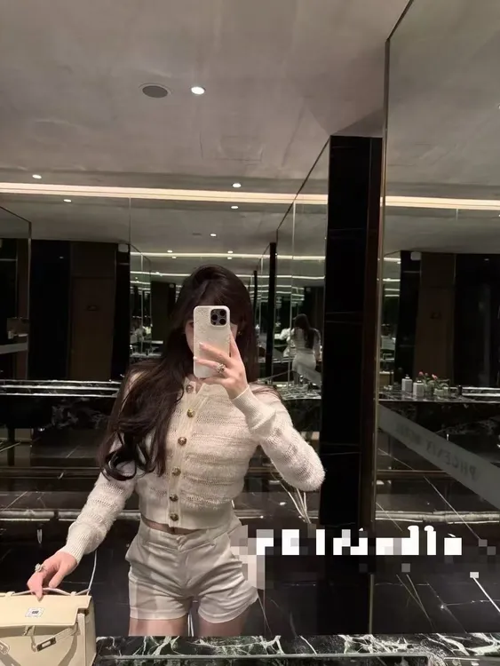 法式小香风针织开衫女秋冬轻奢高端千金名媛气质重工毛毛拼接外套