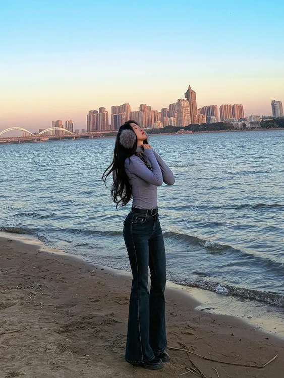 六指导 长腿滤镜 美式复古微喇牛仔裤女弹力修身显瘦辣妹百搭长裤